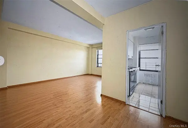 99-60 63rd RD #7Q, Rego Park, NY 11374