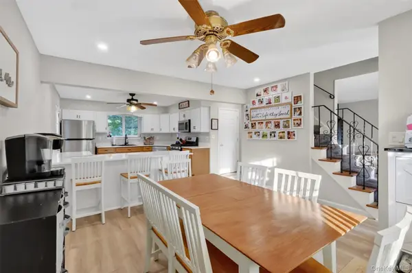 282 W End AVE, Shirley, NY 11967