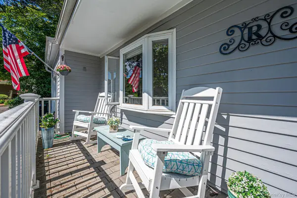 16 Pine Edge DR, East Moriches, NY 11940