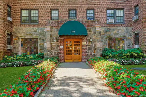 253 Garth RD #3E, Scarsdale, NY 10583