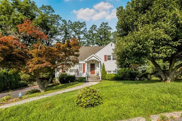 33 Dexter RD, Yonkers, NY 10710