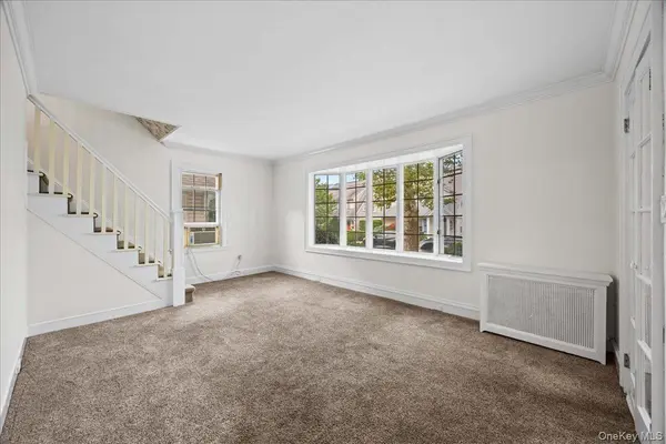 96 Capitol AVE, Williston Park, NY 11596