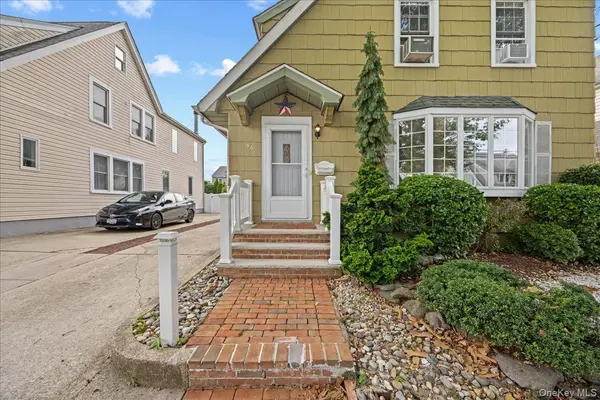96 Capitol AVE, Williston Park, NY 11596