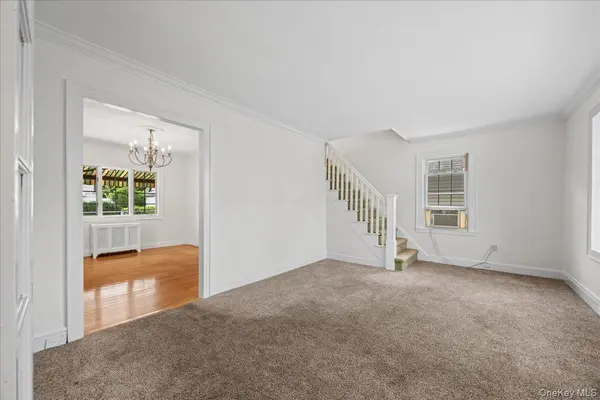 96 Capitol AVE, Williston Park, NY 11596