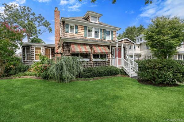 51 Hamilton ST, Sayville, NY 11782
