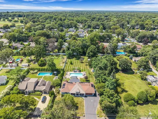 6 N Howells Point RD, Bellport Village, NY 11713