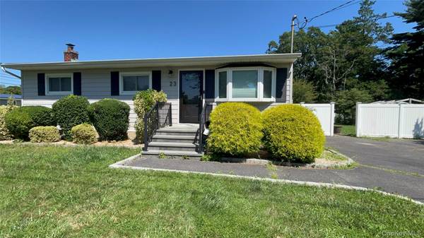 23 Pine ST, Brentwood, NY 11717