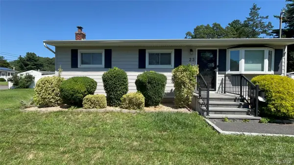 23 Pine ST, Brentwood, NY 11717