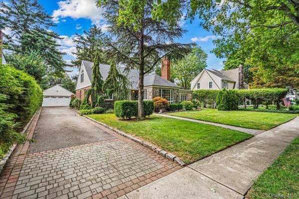 138 Locust ST, Garden City, NY 11530