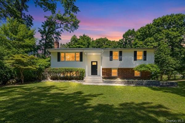 42 Noahs PATH, Rocky Point, NY 11778