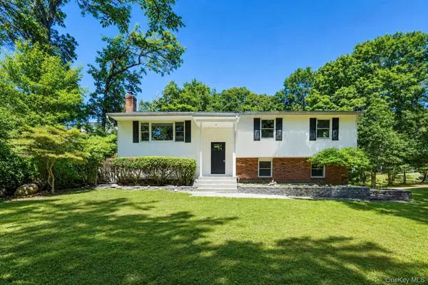 42 Noahs PATH, Rocky Point, NY 11778