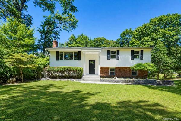 42 Noahs PATH, Rocky Point, NY 11778
