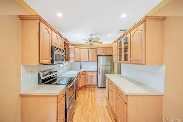 25 Rosedale RD, Sound Beach, NY 11789