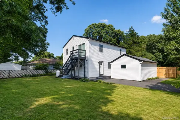118 Floyd RD, Shirley, NY 11967