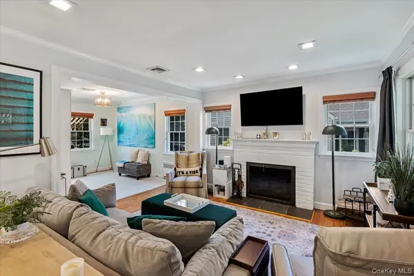 11 Bayside AVE, Port Washington, NY 11050