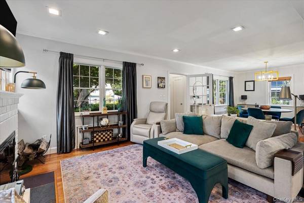 11 Bayside AVE, Port Washington, NY 11050