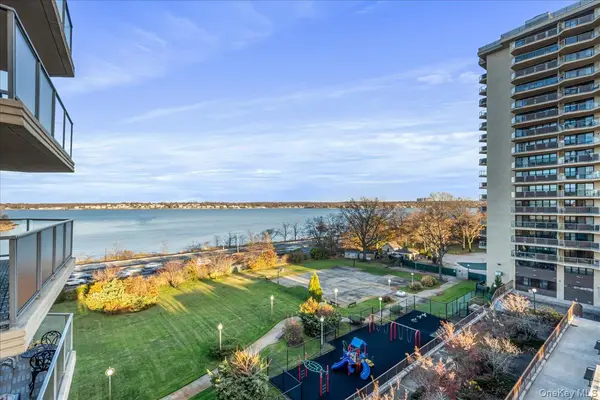 17-85 215 ST #5L, Bayside, NY 11360