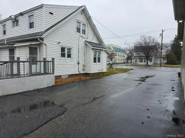 90 Medford AVE, Patchogue, NY 11772