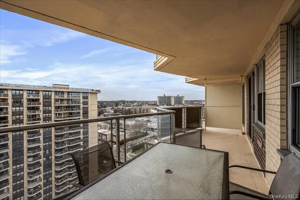 17-85 215th ST #16H, Bayside, NY 11360