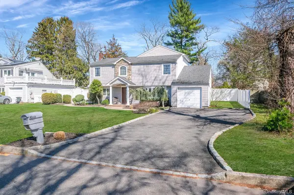 43 Hallock AVE, Smithtown, NY 11787