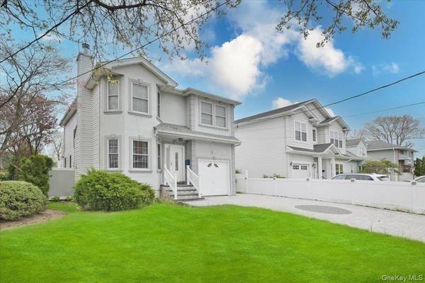 26 Maeder AVE, Merrick, NY 11566