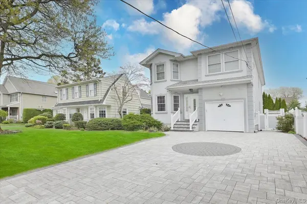 26 Maeder AVE, Merrick, NY 11566