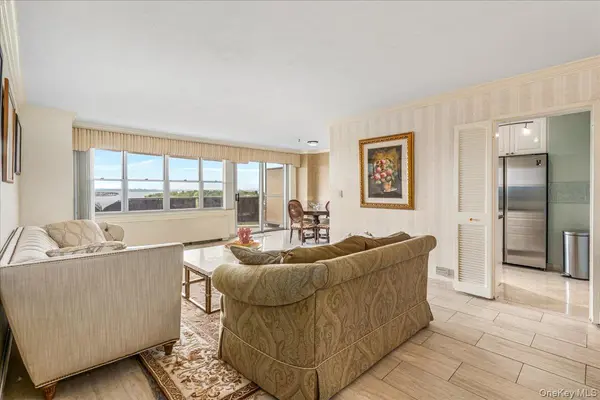 17-85 215th ST #14D, Bayside, NY 11360