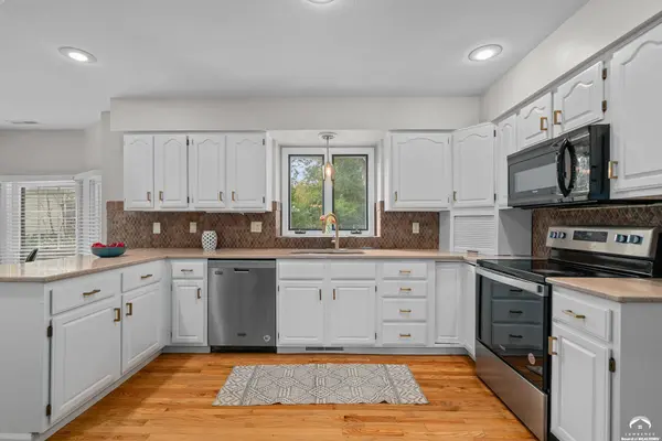 4512 Cedar Ridge CT, Lawrence, KS 66049