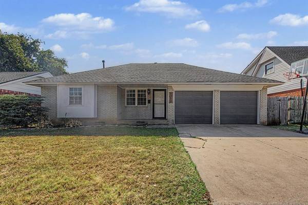 1317 Lawton AVE, Moore, OK 73160