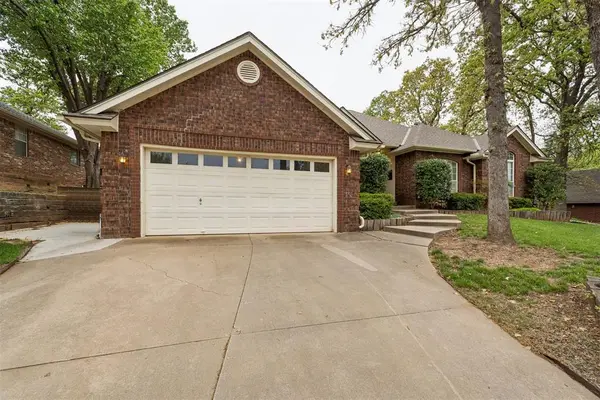 709 N Creek DR, Edmond, OK 73034