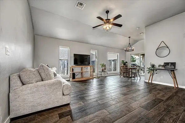 10300 Glover River DR, Yukon, OK 73099