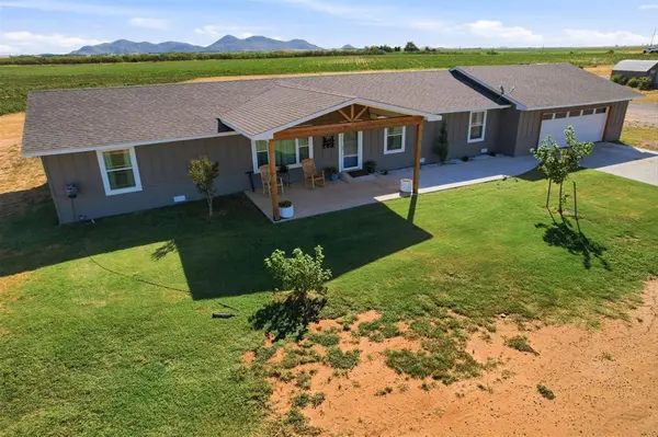21105 E County Road 162, Headrick, OK 73549