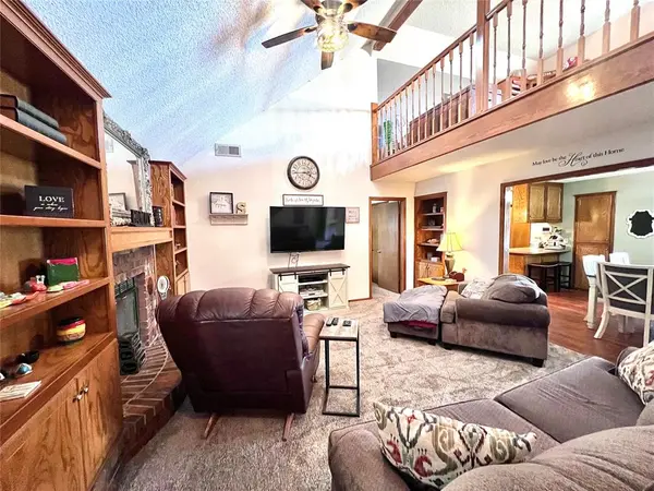 1808 SE 15th ST, Moore, OK 73160