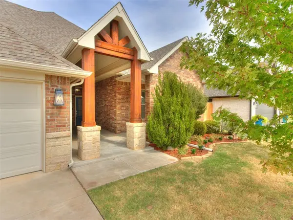 2424 Crystal Creek DR, Yukon, OK 73099