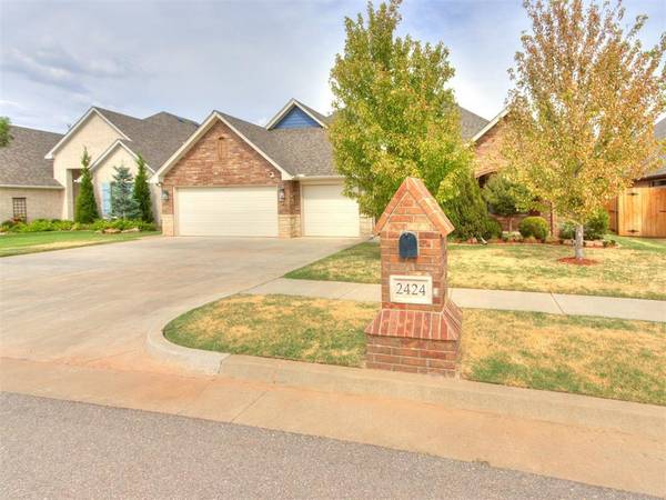 2424 Crystal Creek DR, Yukon, OK 73099