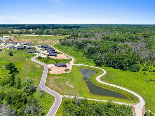 4001 ANTWERP AVE, Howard, WI 54313-7518