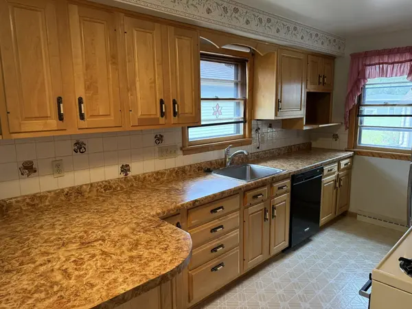 1909 SIMPSON ST, Oshkosh, WI 54902-6844