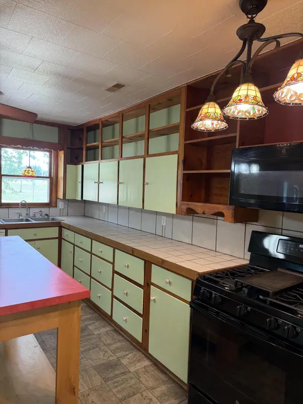 107 E James ST, Mountain View, MO 65548