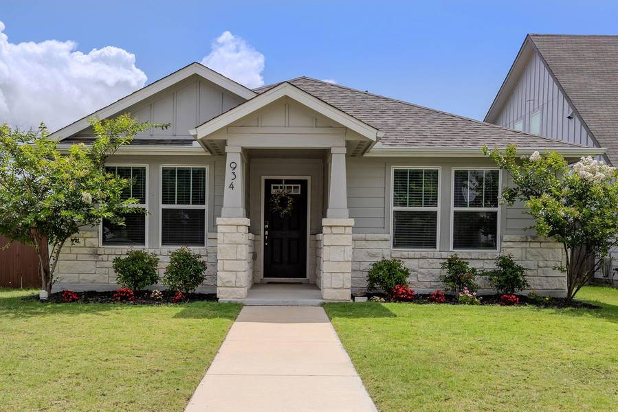934 Main ST, Hutto, TX 78634