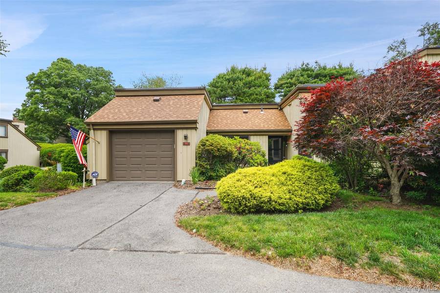 101 Heritage Hills DR #A, Somers, NY 10589