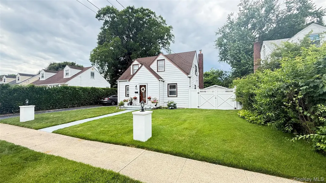 706 Partridge AVE, West Hempstead, NY 11552