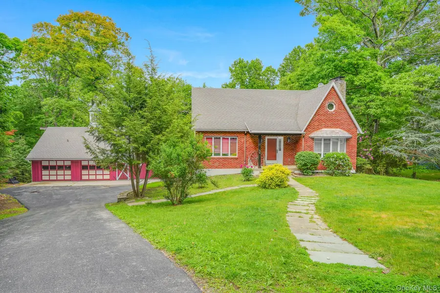 54 Bowe LN, Lagrangeville, NY 12540