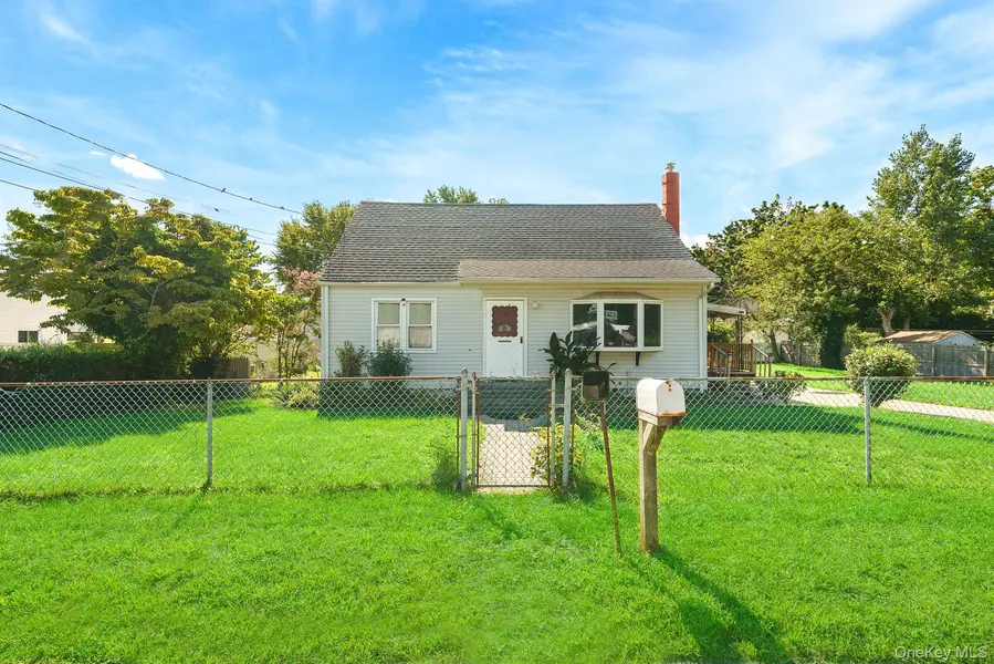 214 Root AVE, Central Islip, NY 11722