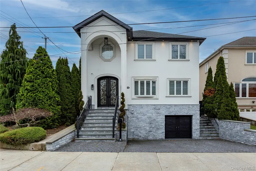 15496 Riverside DR, Whitestone, NY 11357