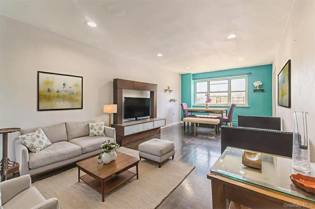 99-10 60th AVE #2G, Corona, NY 11368