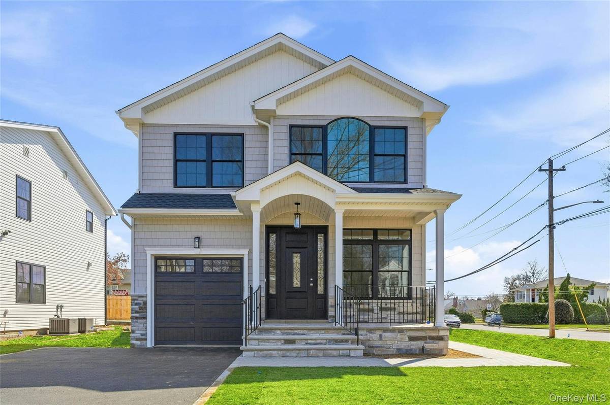 3380 Woodward AVE, Wantagh, NY 11793