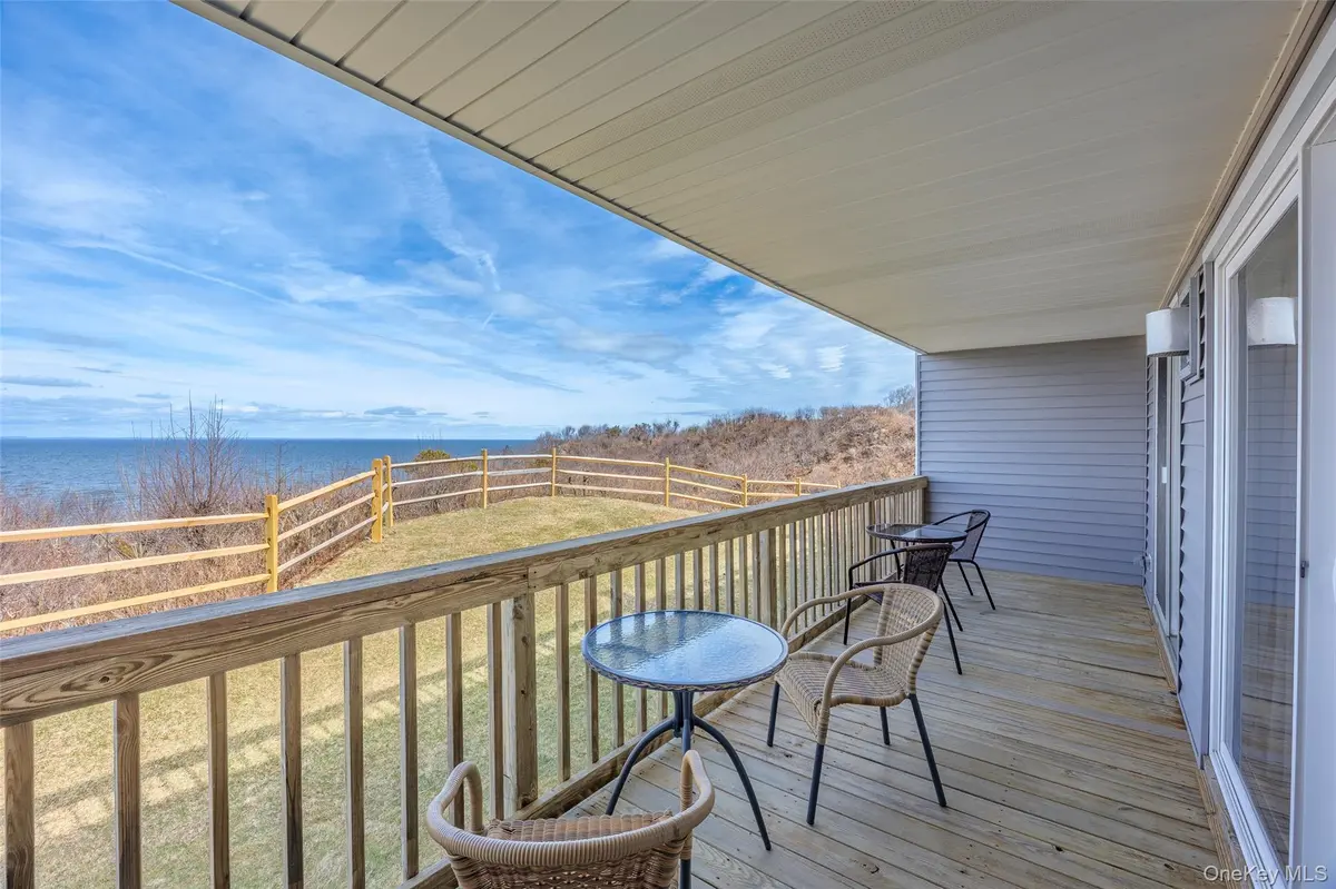 805 Bluffs DR #805, Baiting Hollow, NY 11933