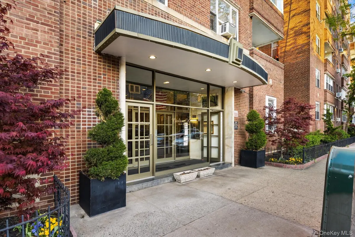 34-41 85th ST #1H, Jackson Heights, NY 11372