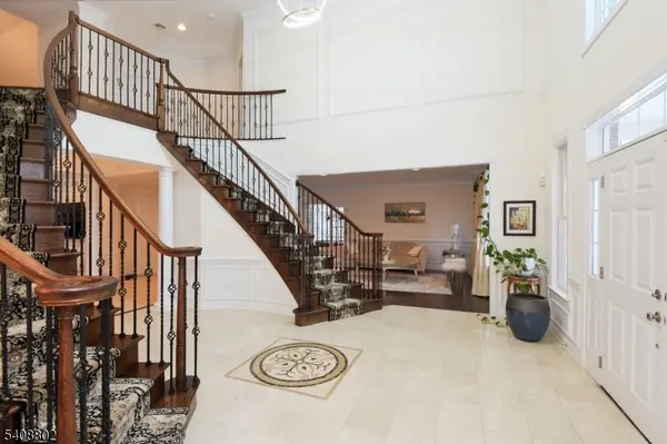 10 Raker Ct, Hillsborough Twp., NJ 08844