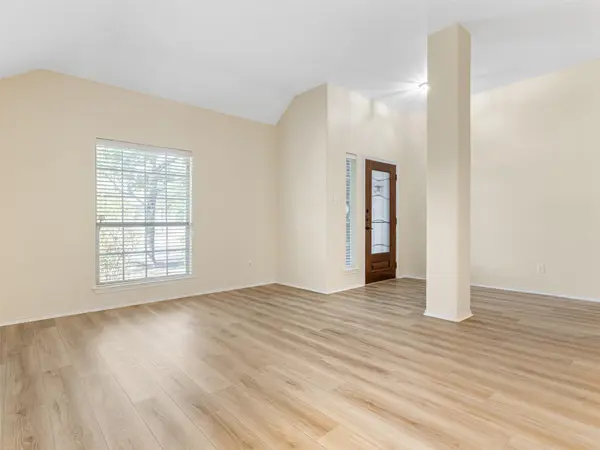 537 Bluehaw DR, Georgetown, TX 78628